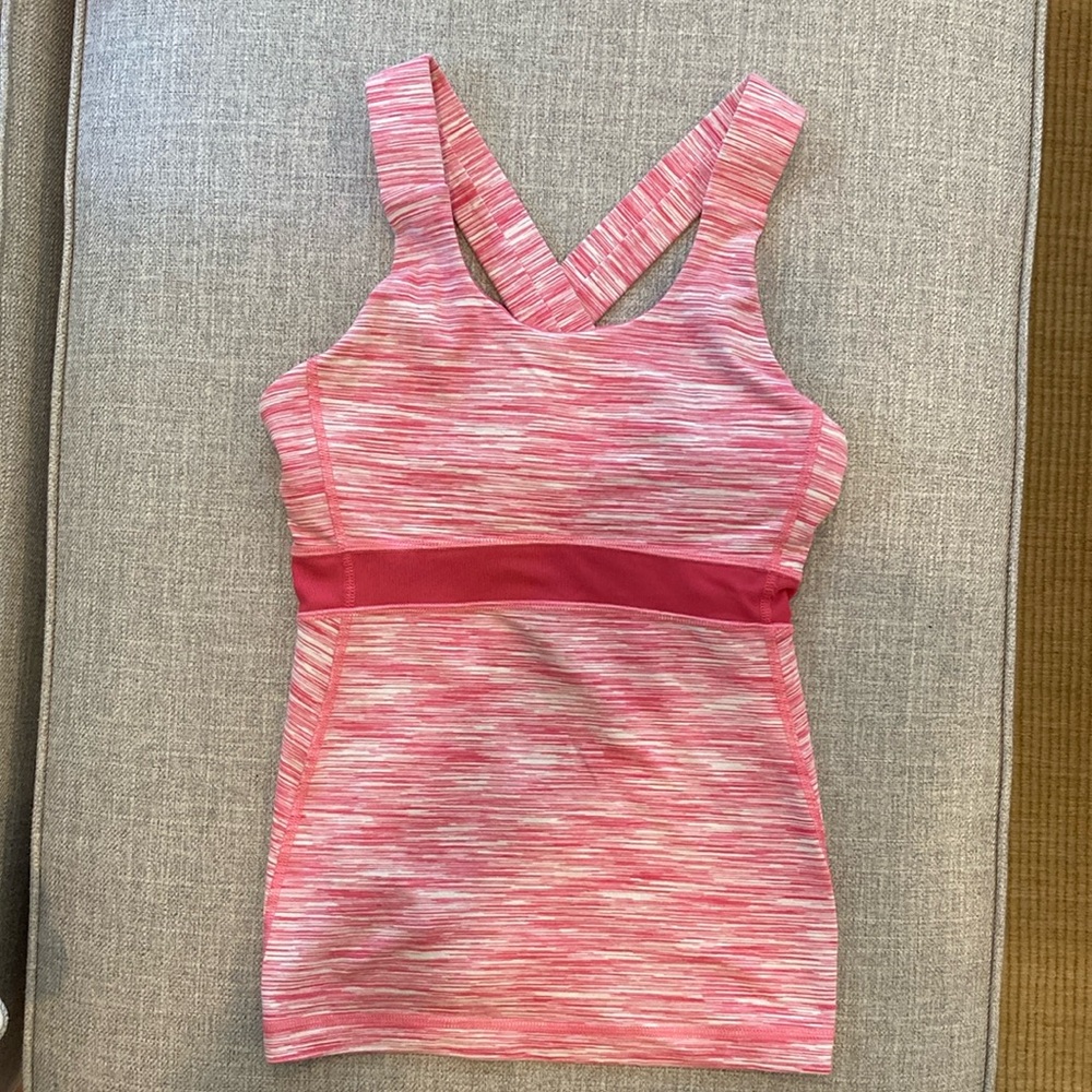 Lululemon cross back athletic tank with built in shelf bra, size 6